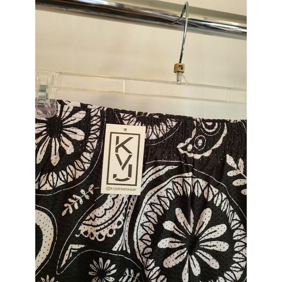 KVJ Shorts - Picture 2 of 2